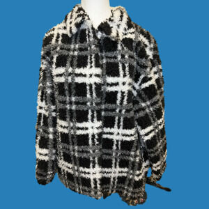 Shearling jacket SZ Sm black grey white with a shirt collar.Button front.Pockets